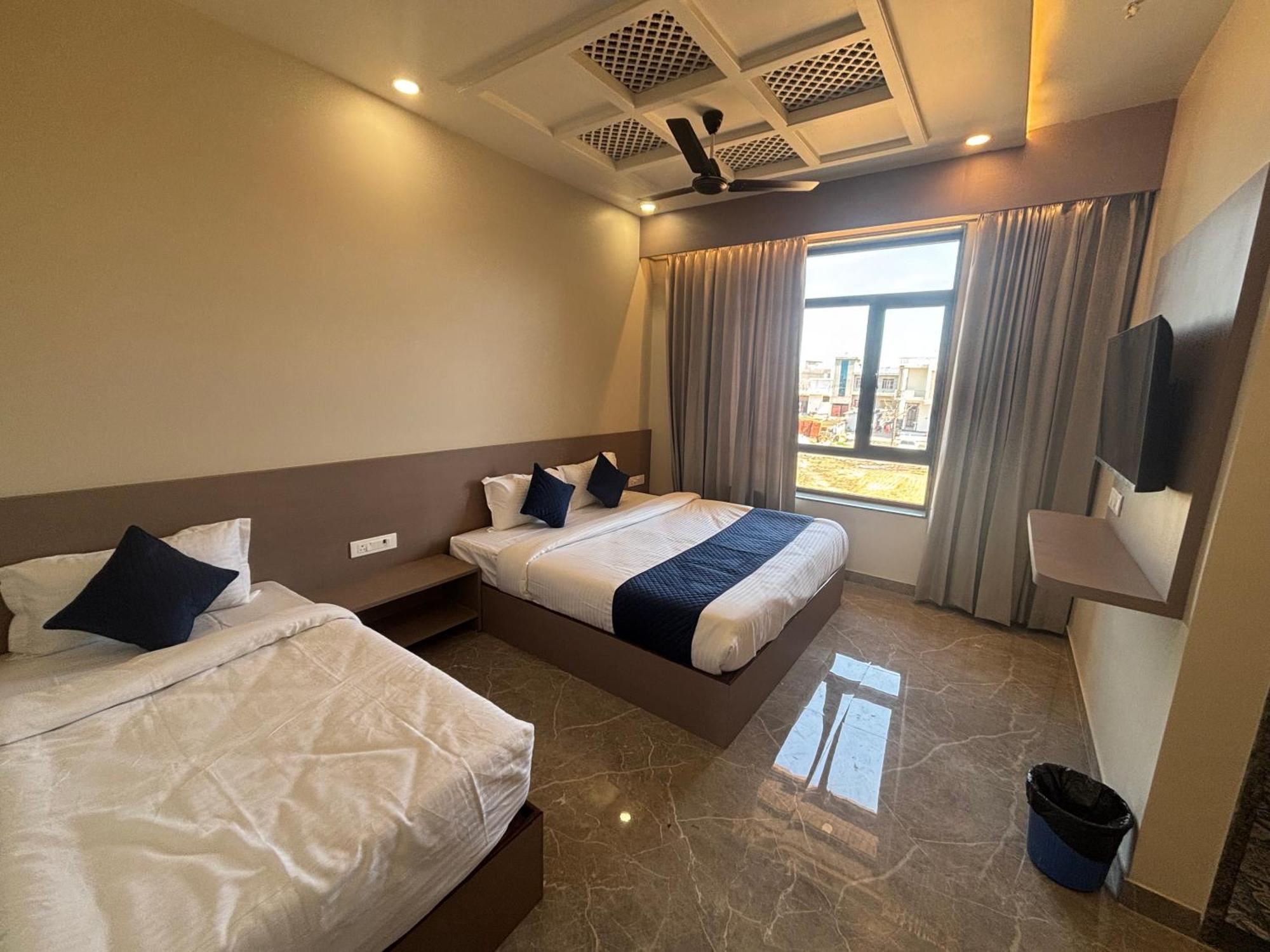 Hotel Sisodiya Palace Khātu 外观 照片