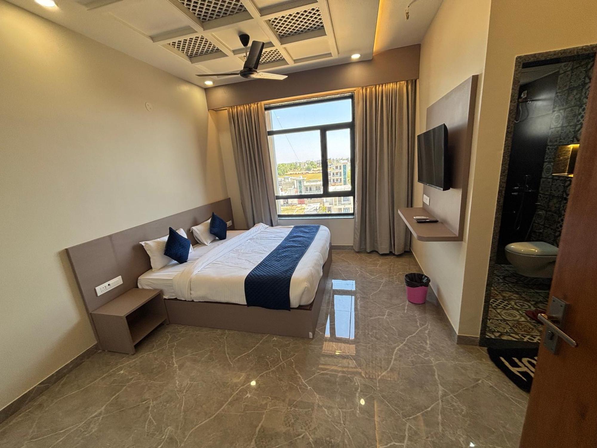 Hotel Sisodiya Palace Khātu 外观 照片