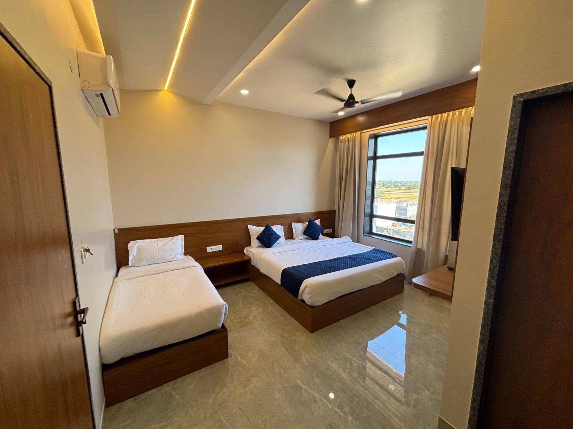 Hotel Sisodiya Palace Khātu 外观 照片