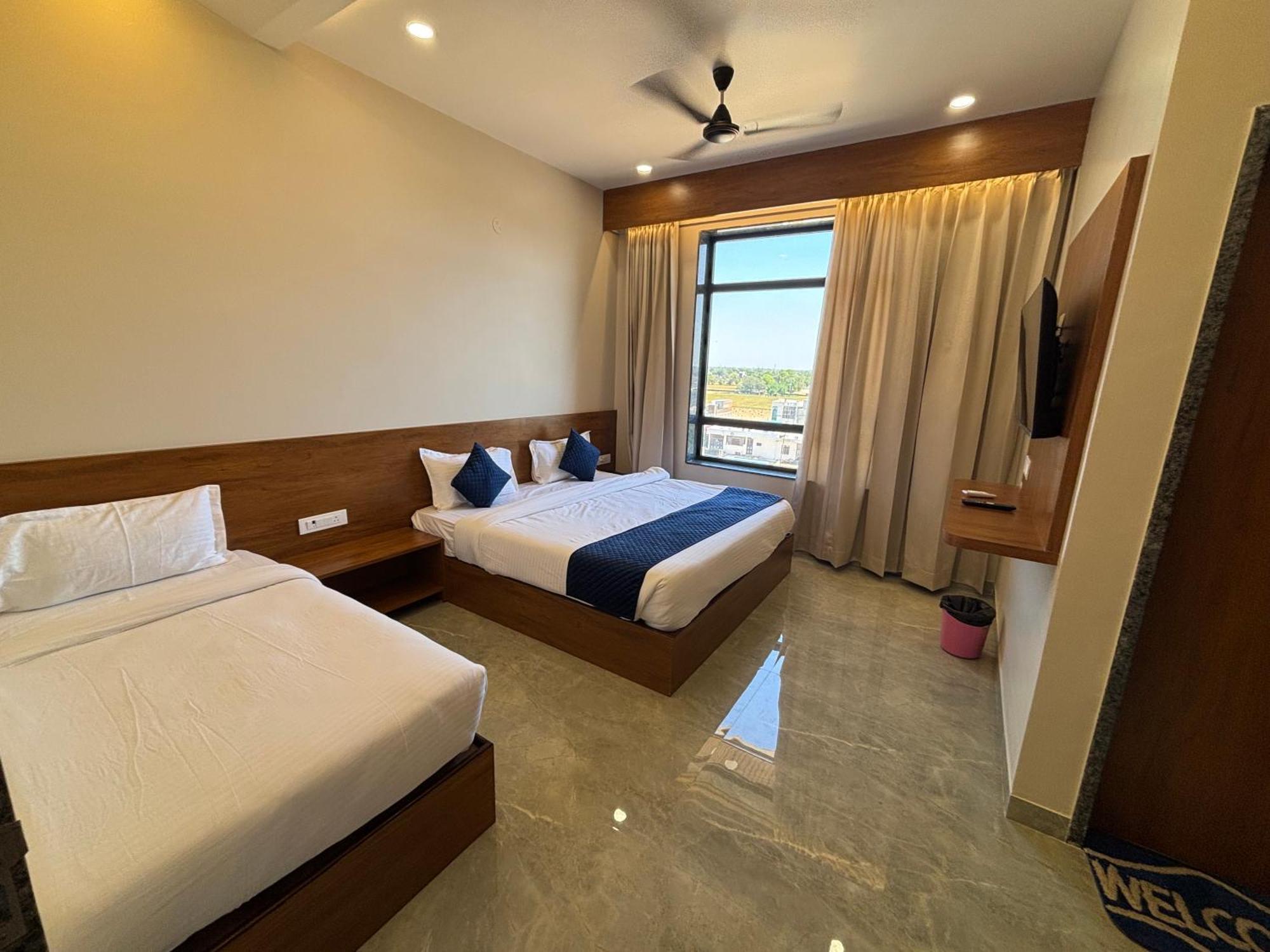 Hotel Sisodiya Palace Khātu 外观 照片